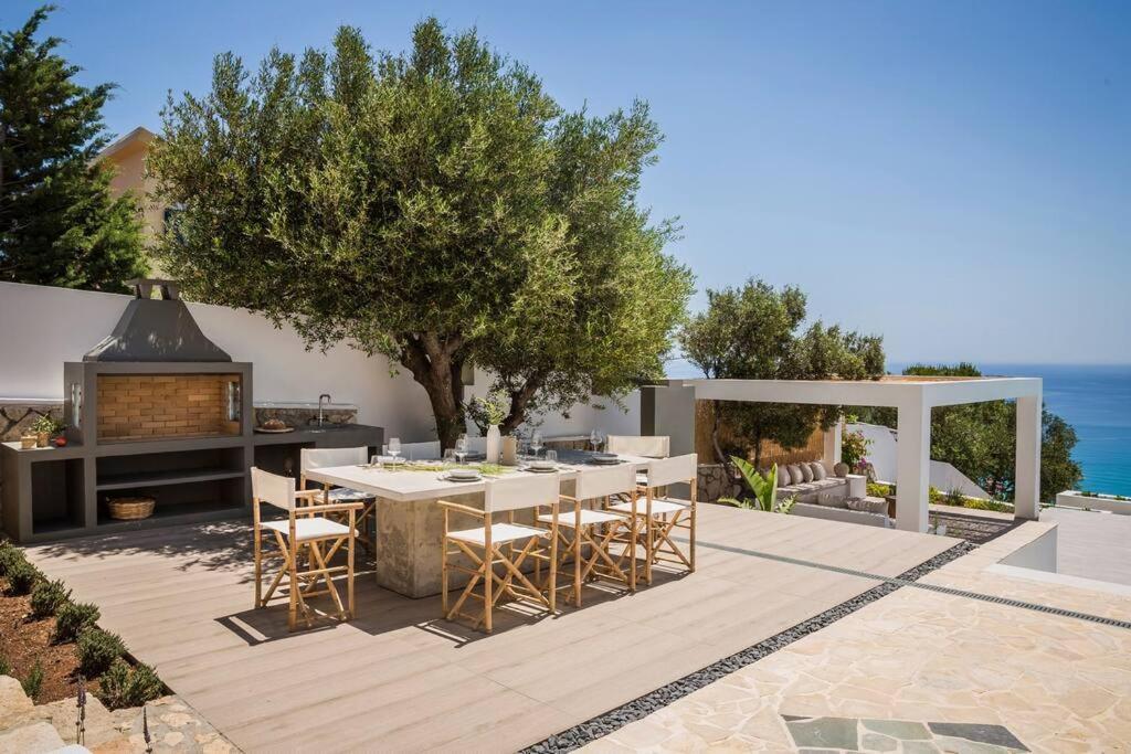 Lourdas White Villa Lourdata  Exterior foto