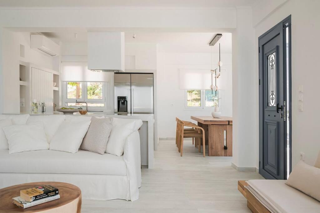 Lourdas White Villa Lourdata  Exterior foto